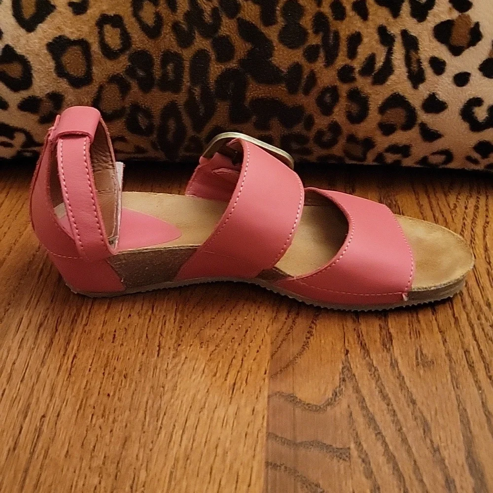 Sergio Tomani | Edina Rojo Sandals in US Size 7.5/European Size 38 - Picture 9 of 16